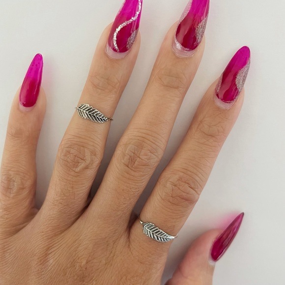 Sterling silver feather ring, feather ring, silver dainty ring, midi ring - Picture 5 of 11